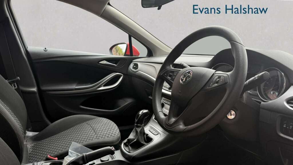 Vauxhall Astra 1.0T Ecotec Design 2018 DP68UJH Red #2