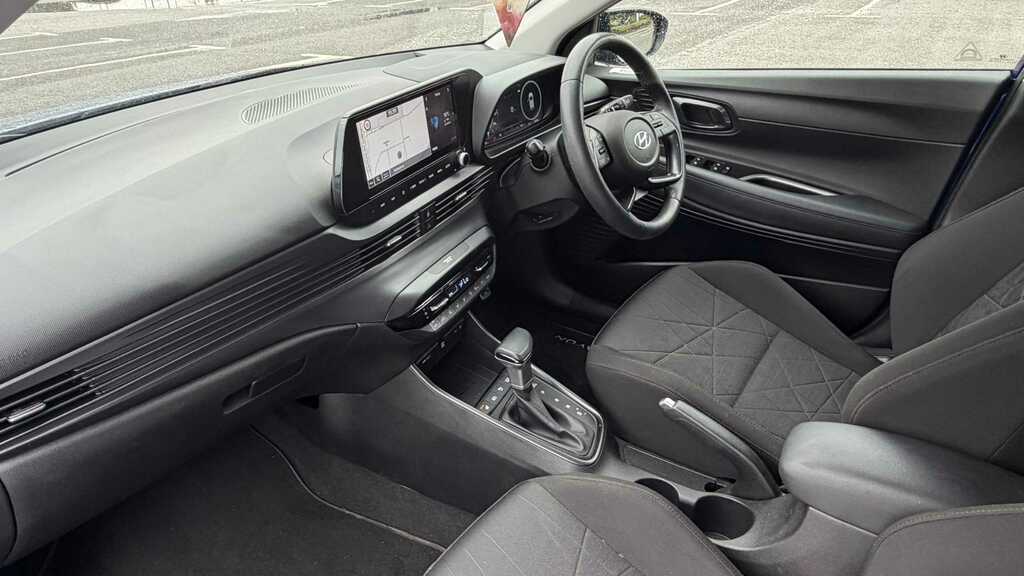 Hyundai Bayon Hatchback Red #8