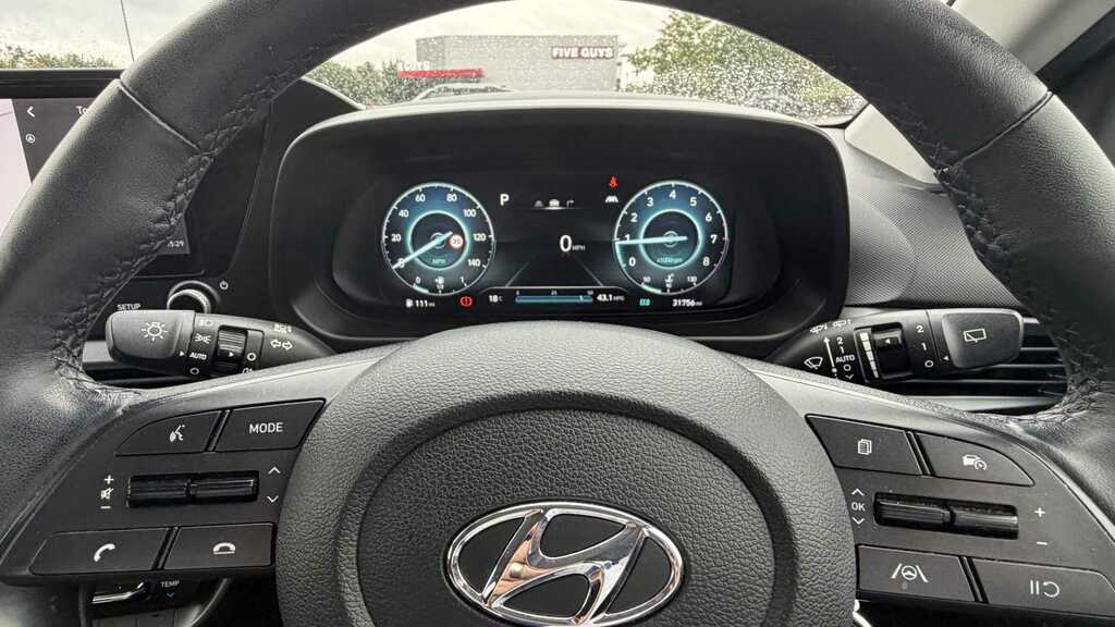 Hyundai Bayon Hatchback Red #15