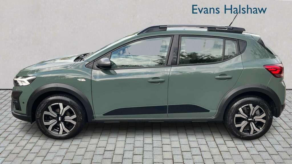 Dacia Sandero Stepway 1.0 Tce Journey 2023 Green #3