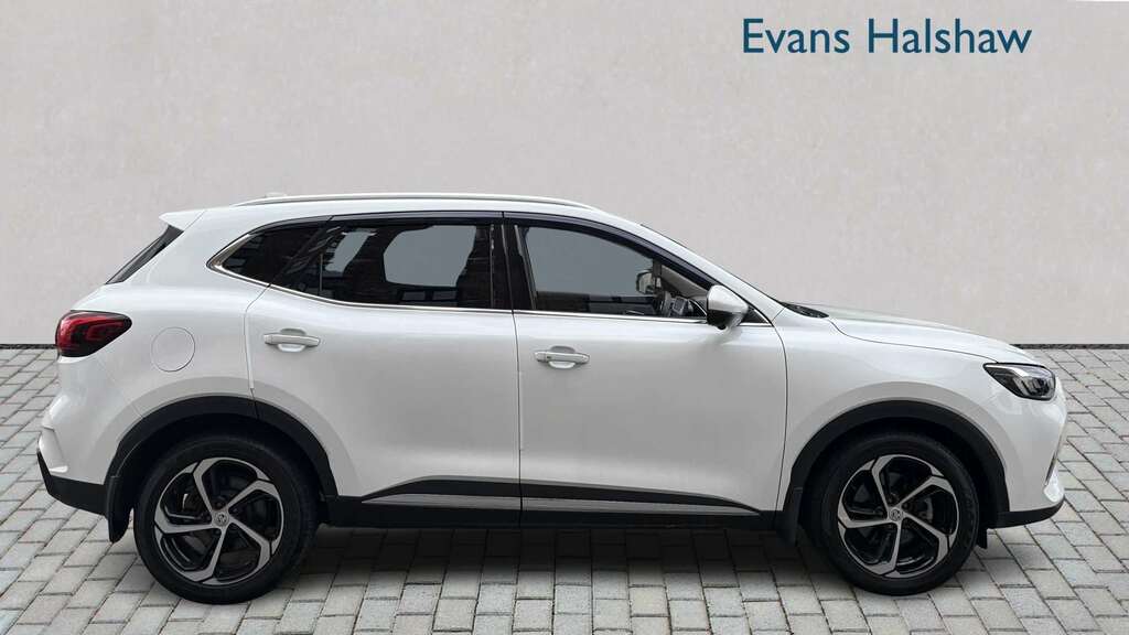 MG HS 1.5 T-gdi Phev Trophy 2024 White #4