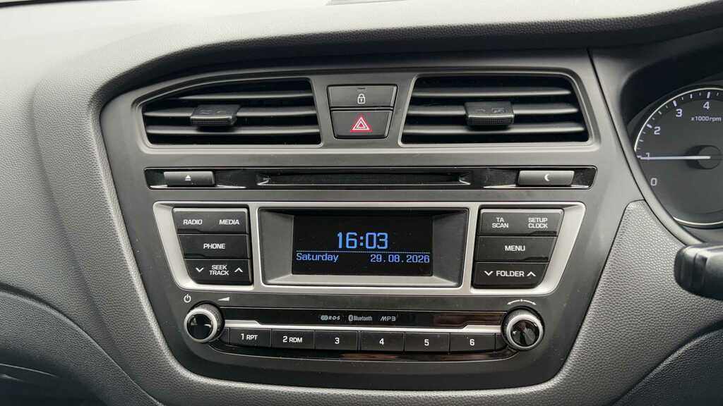 Hyundai I20 Se T-gdi Silver #15