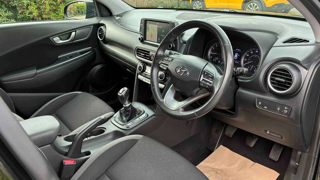 Hyundai Kona 1.6 Gdi Hybrid Premium Dct Hatchback Red #26