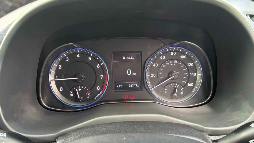Hyundai Kona 1.6 Gdi Hybrid Premium Dct Hatchback Red #31