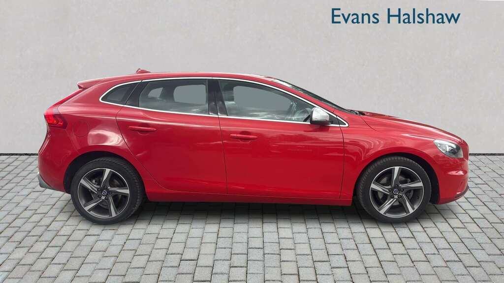 Volvo V40 T2 122 R Design 2015 Red #4