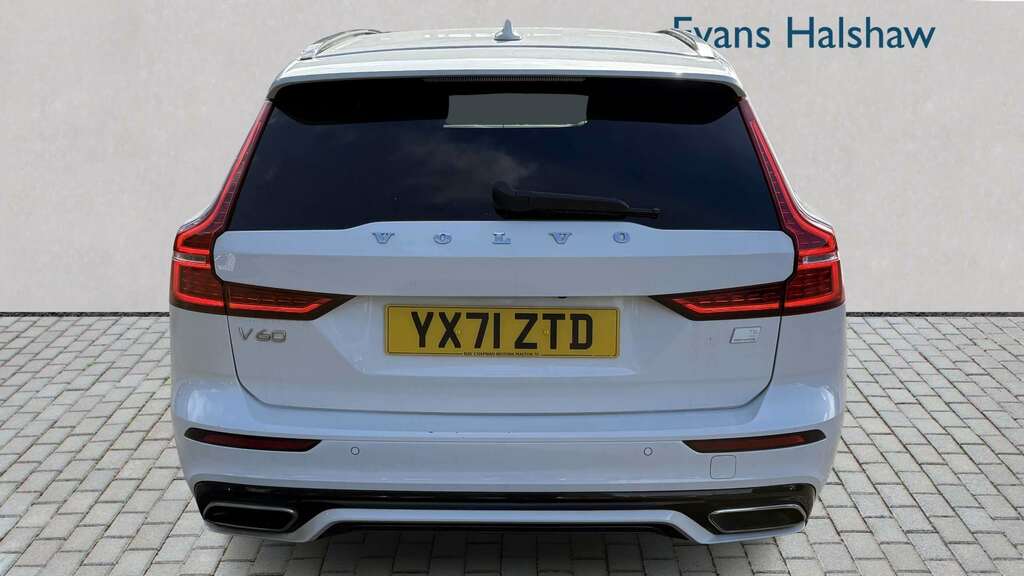 Volvo V60 2.0 T6 Recharge Phev R Design Awd 2021 White #5