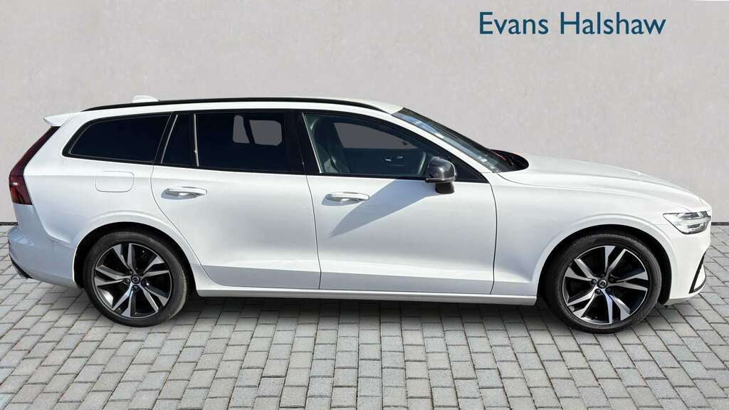 Volvo V60 2.0 T6 Recharge Phev R Design Awd 2021 White #4