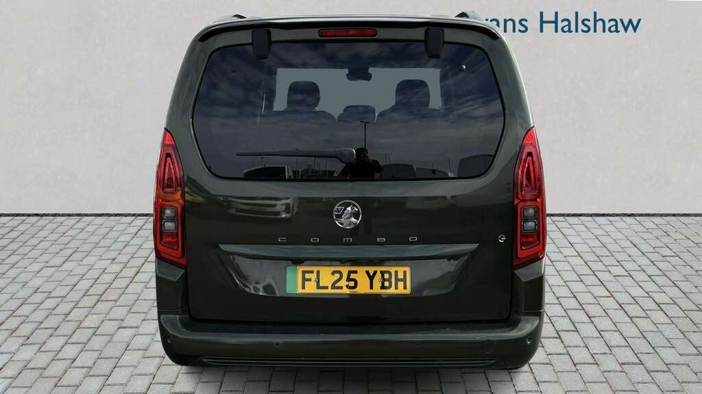Vauxhall Combo-e Life 100Kw Ultimate XL 52Kwh 2025 Green #5