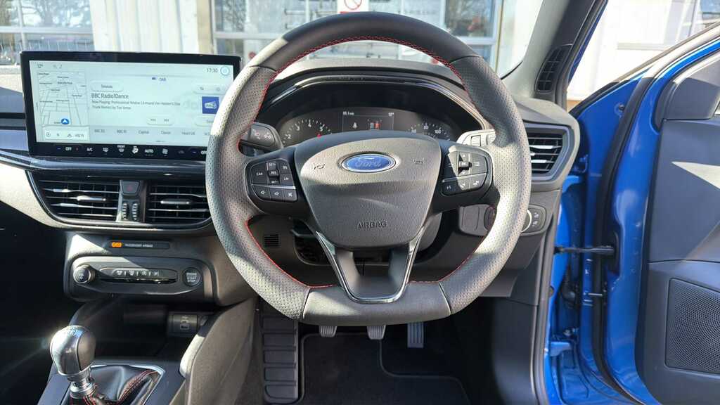 Ford Focus St-line Panoramic Roof Cruise Control Sync 4 Black #9