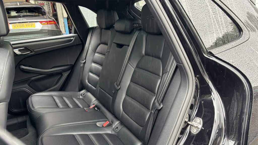Porsche Macan 2018 68 2.0T Blue #13