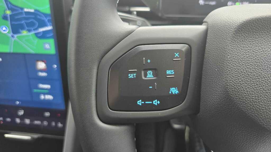 Ford Explorer Extended Range 77Kwh Premium Suv White #11
