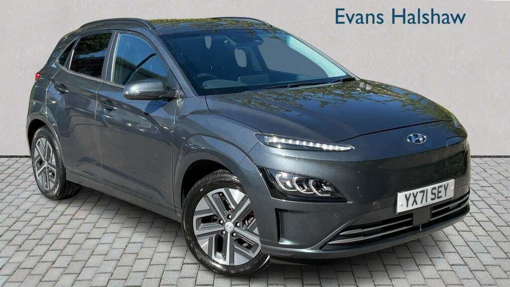Hyundai Kona Hatchback White #1