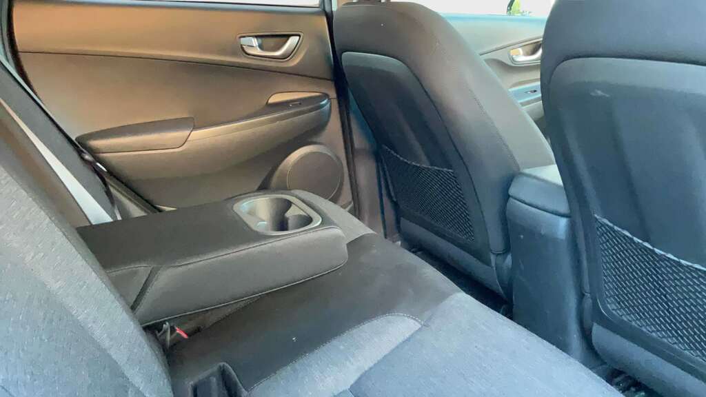 Hyundai Kona Hatchback White #12
