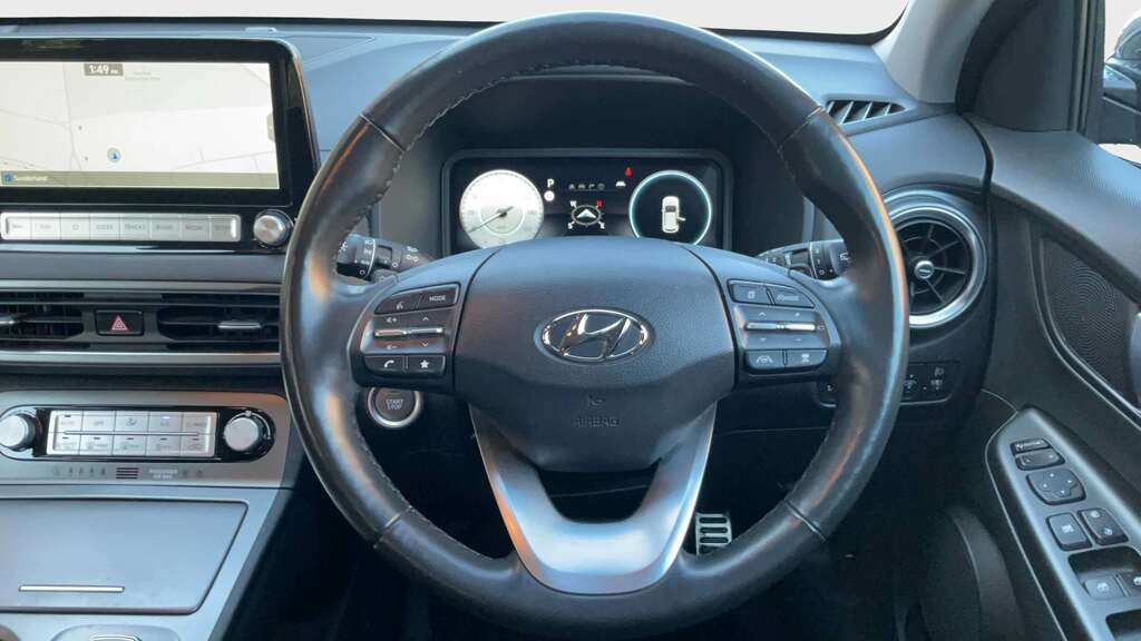 Hyundai Kona Hatchback White #9