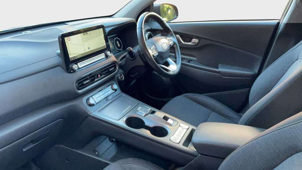 Hyundai Kona Hatchback White #13