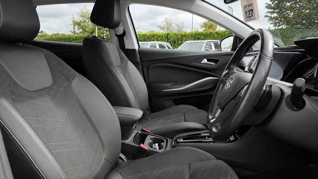 Vauxhall Grandland 1.2 Turbo Ultimate 2023 White #3