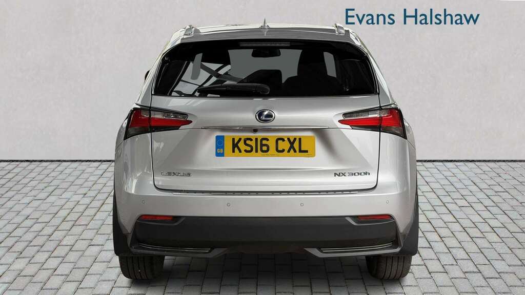 Lexus NX 300H 2.5 Luxury Cvt 2016 Silver #5