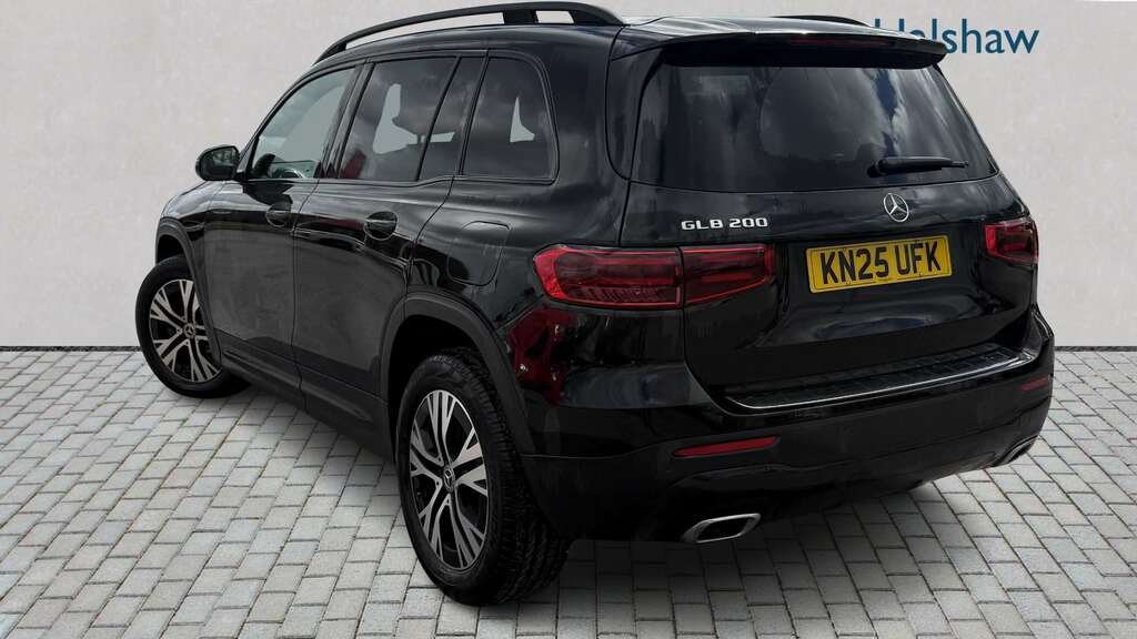 Mercedes-Benz GLB Class 200 Sport Executive 7G-tronic 2025 Black #2