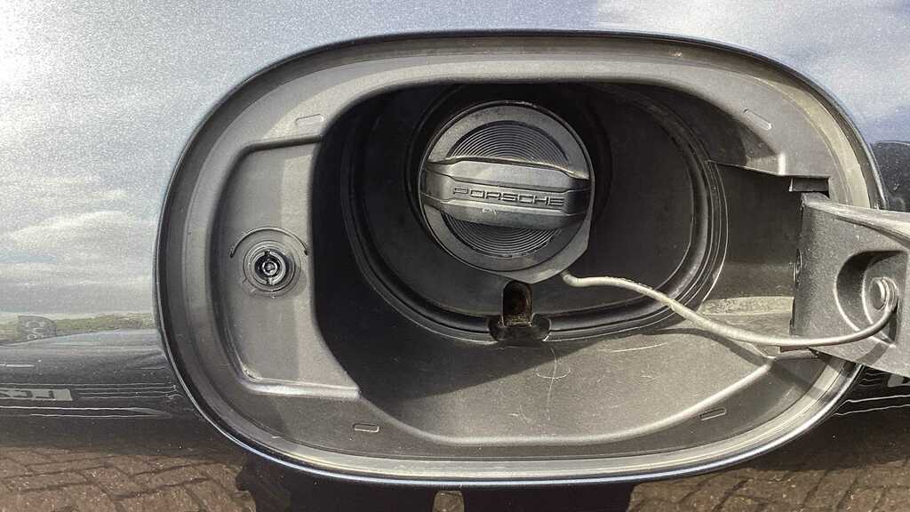 Porsche Macan Turbo Pdk Grey #19