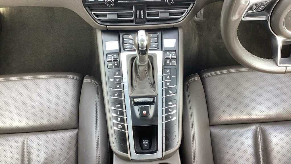 Porsche Macan Turbo Pdk Grey #14