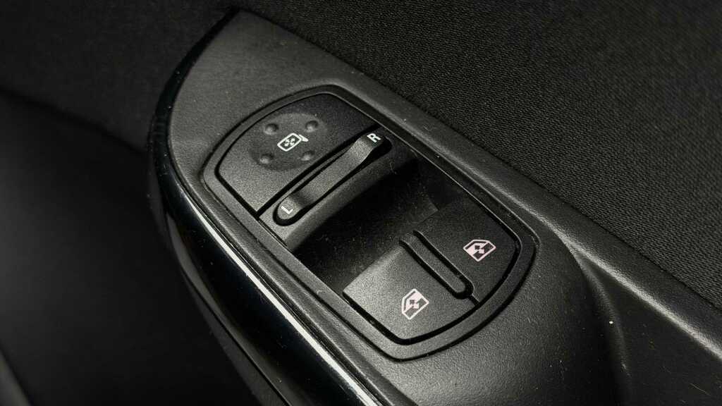 Vauxhall Corsa 1.4 Design Silver #18