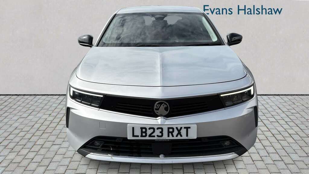 Vauxhall Astra 1.2 Turbo 130 Design 2023 Silver #2