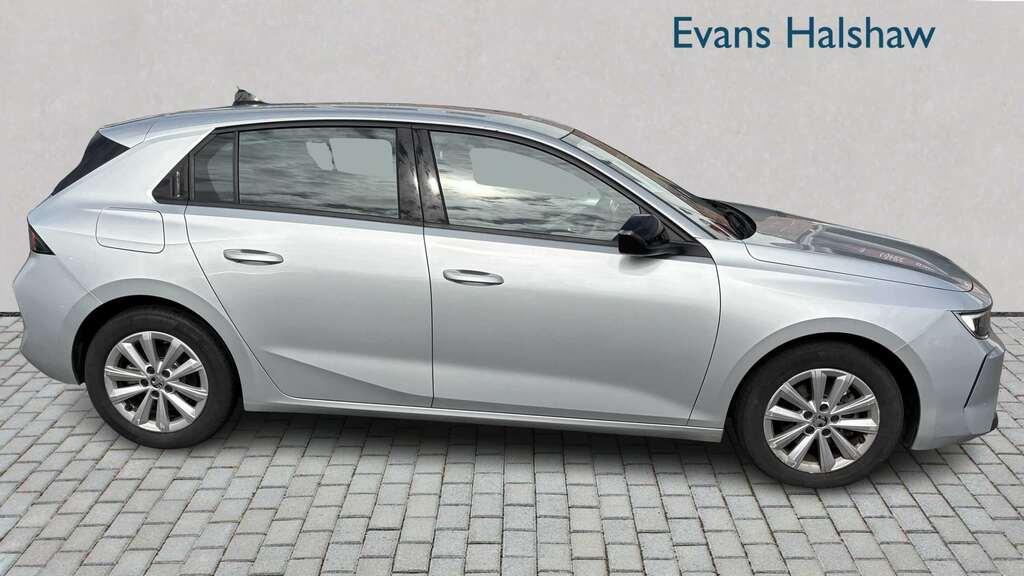 Vauxhall Astra 1.2 Turbo 130 Design 2023 Silver #3