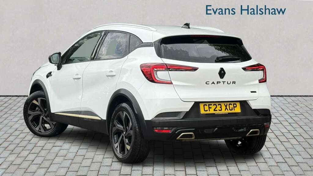 Renault Captur 1.6 E-tech Full Hybrid 145 Engineered 202 White #2