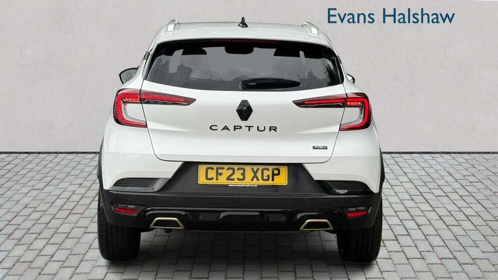 Renault Captur 1.6 E-tech Full Hybrid 145 Engineered 202 White #3