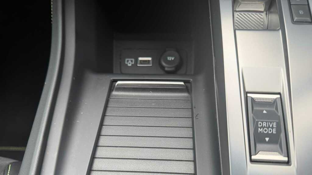 Peugeot 308 Hatchback Black #18