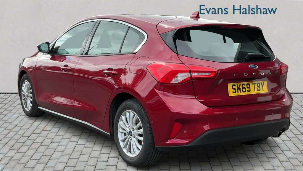 Ford Focus 1.0 Ecoboost 125 Titanium 2019 Red #2