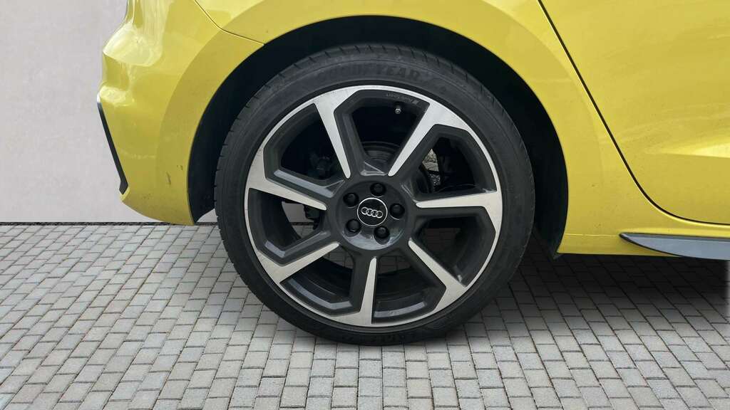 Audi A1 35 Tfsi S Line Contrast Edition S Tronic 2019 Yellow #6
