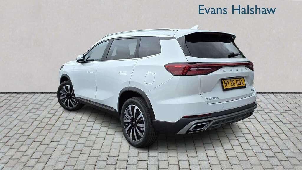 Chery Tiggo 8 1.5T Phev Summit Dht 2026 White #2