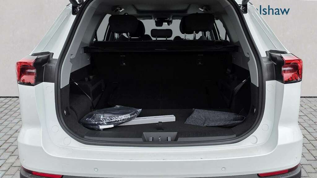 Chery Tiggo 8 1.5T Phev Summit Dht 2026 White #6