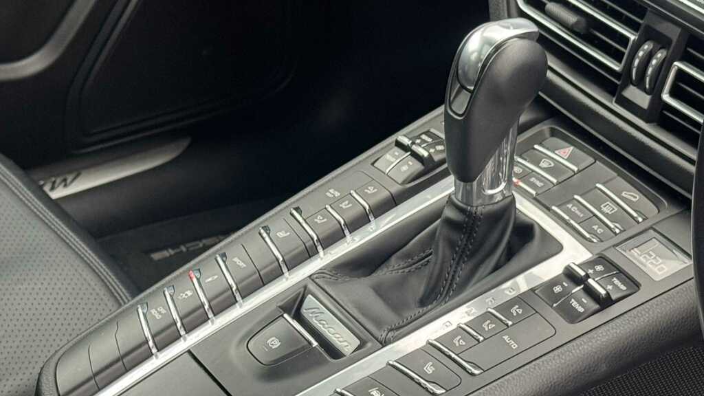 Porsche Macan 2020 3.0 S Pdk 349 Bhp Grey #17