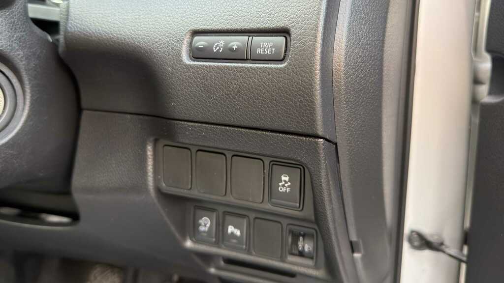 Nissan X-Trail N-tec White #7