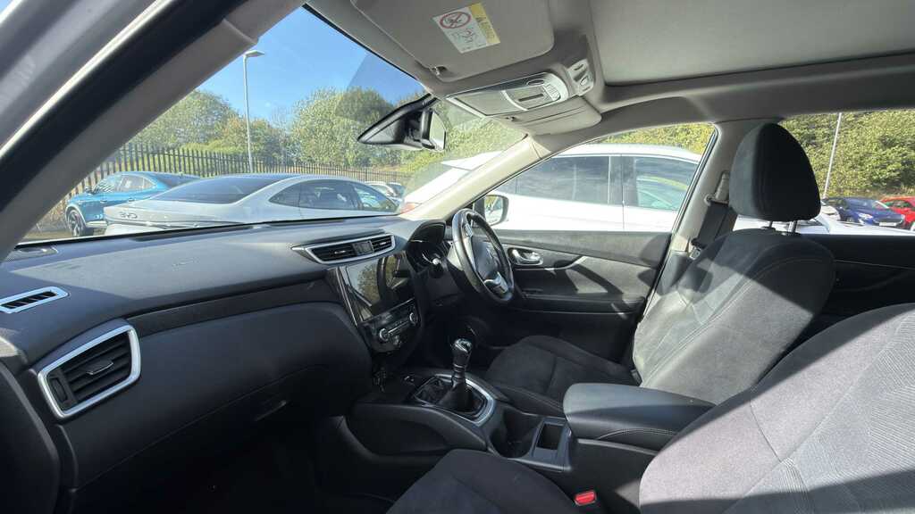 Nissan X-Trail N-tec White #10