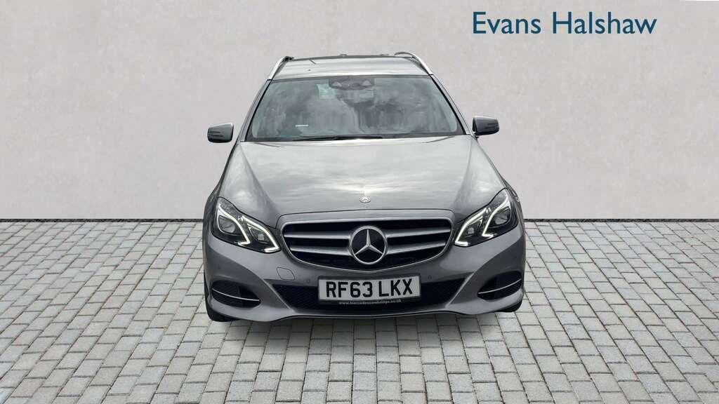 Mercedes-Benz E Class 2.1L Amg Sport White #4