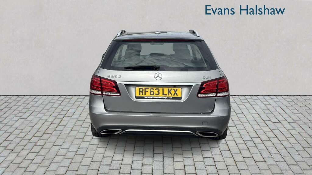 Mercedes-Benz E Class 2.1L Amg Sport White #5