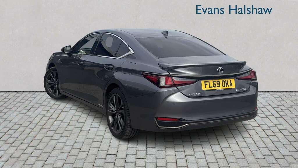 Lexus ES 300H 2.5 F-sport Cvt 2019 Grey #2
