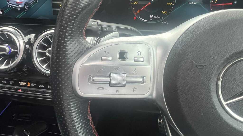 Mercedes-Benz GLB Class Glb 200 Rhd White #19