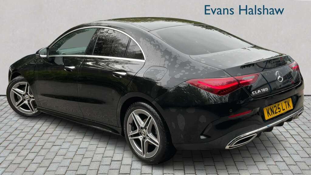 Mercedes-Benz CLA Class 180 Amg Line Executive Tip 2025 Black #2
