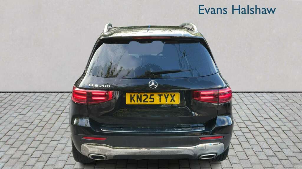Mercedes-Benz GLB Class 200 Sport Executive 7G-tronic 2025 Black #5