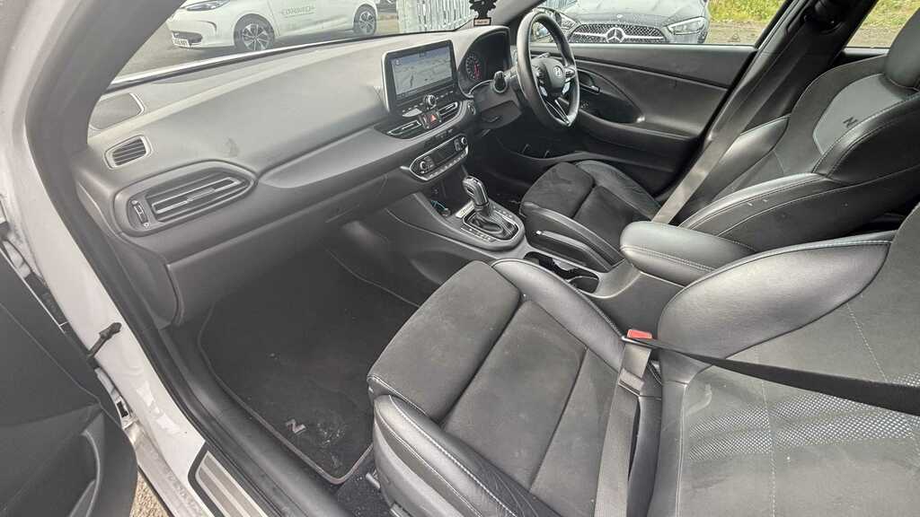 Hyundai I30 Crdi Se Connect Red #9