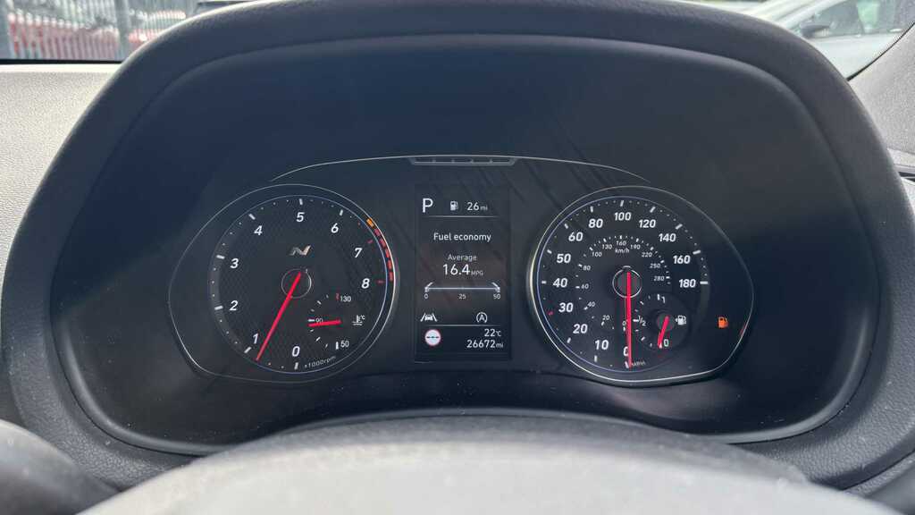 Hyundai I30 Crdi Se Connect Red #11