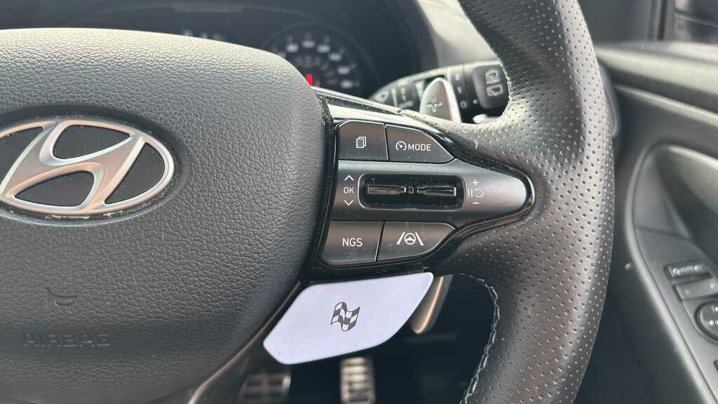 Hyundai I30 Crdi Se Connect Red #18