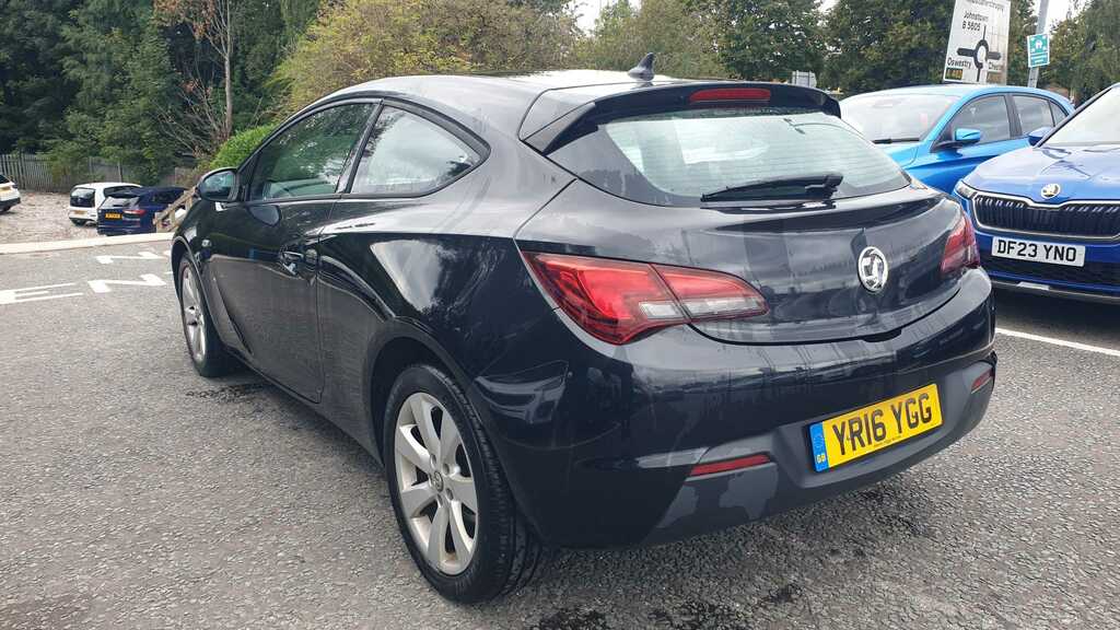 Vauxhall Astra GTC 1.4T 16V Sri White #8