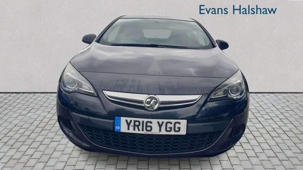 Vauxhall Astra GTC 1.4T 16V Sri White #3