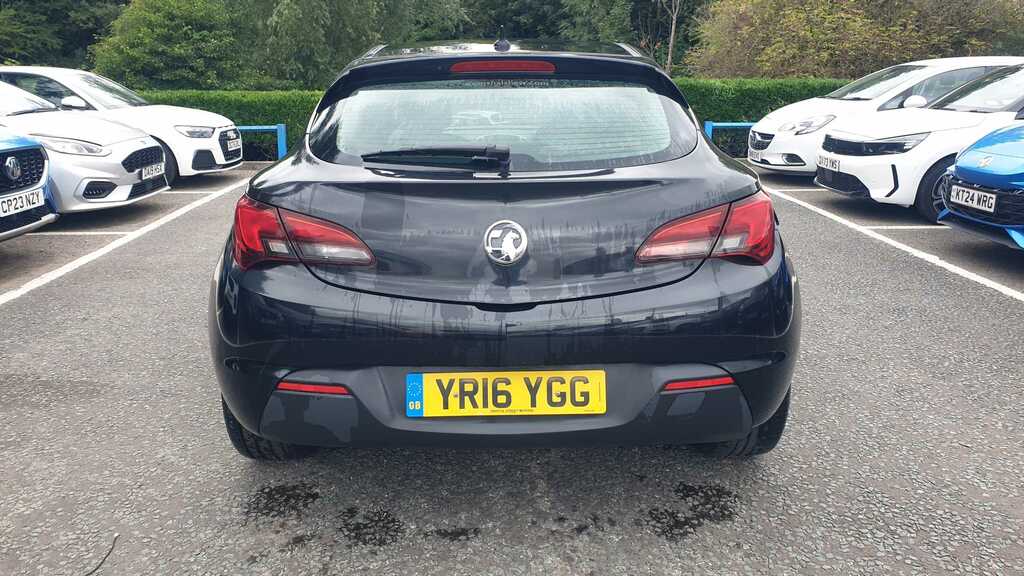 Vauxhall Astra GTC 1.4T 16V Sri White #9