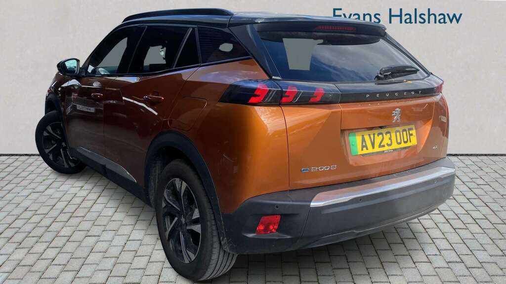 Peugeot e-2008 100Kw Gt 50Kwh 2023 Orange #2
